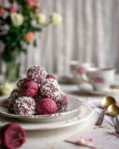 energy balls raspberry powder centralsun