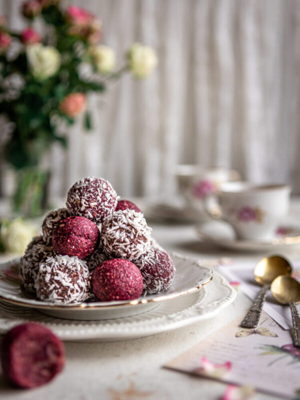 energy balls raspberry powder centralsun