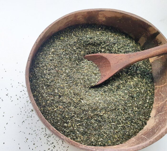 organic wakame flakes seaweed centralsun