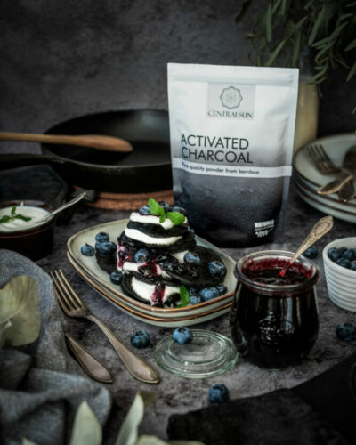 musta värvi pannkoogid vegan aktiivsöe pulber centralsun